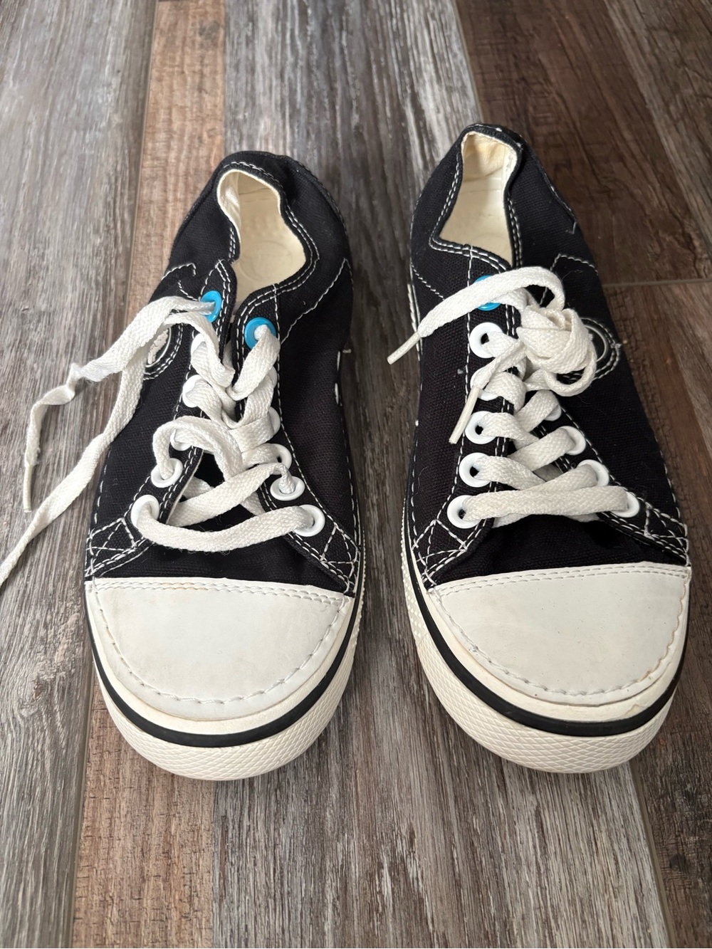CROCS Black and White Low-Top Canvas Sneakers